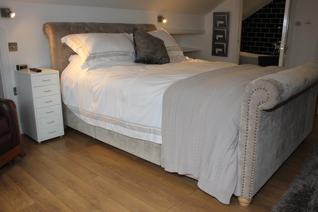 كليثروي Fifty One And A Half Boutique B&B المظهر الخارجي الصورة