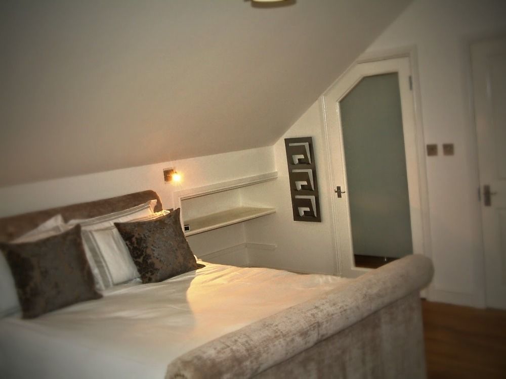 كليثروي Fifty One And A Half Boutique B&B المظهر الخارجي الصورة