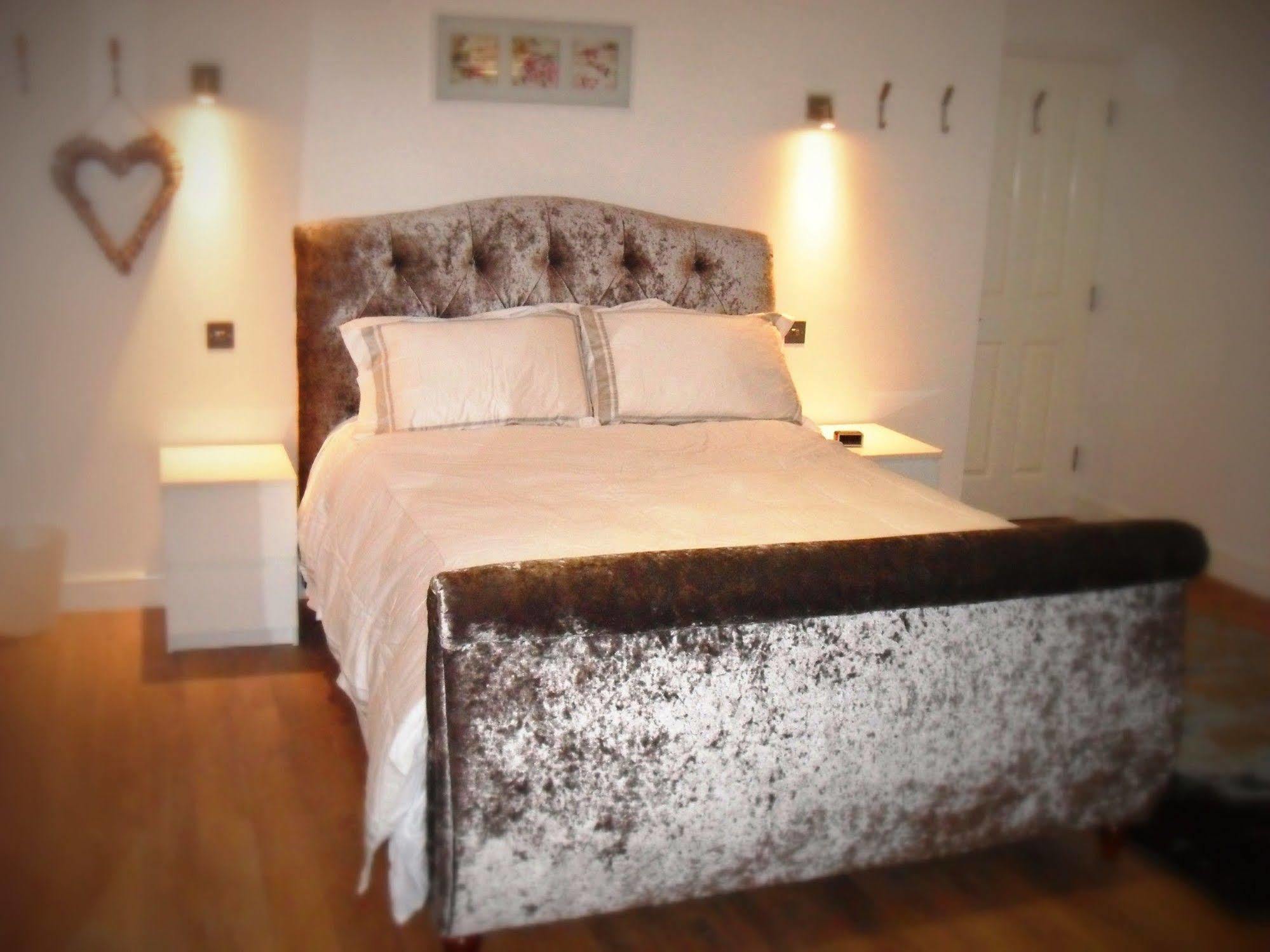 كليثروي Fifty One And A Half Boutique B&B المظهر الخارجي الصورة